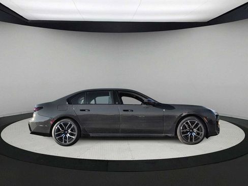 Used 2026 BMW 750e xDrive w/ Executive Package AWD/4WD image 9