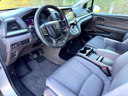 Used 2022 Honda Odyssey EX image 11