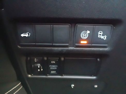 Used 2017 Nissan Armada Platinum w/ Captain Seat Package RWD image 13