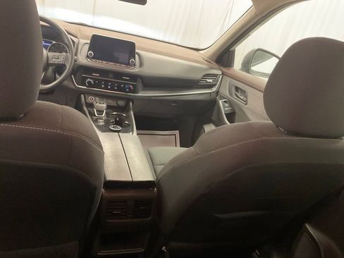 Used 2023 Nissan Rogue S image 31