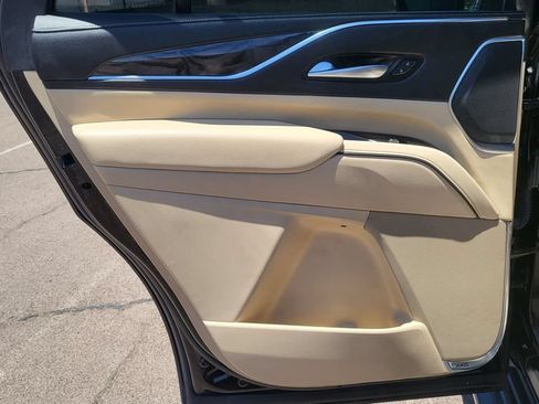 Used 2021 Cadillac Escalade Premium Luxury AWD/4WD image 24