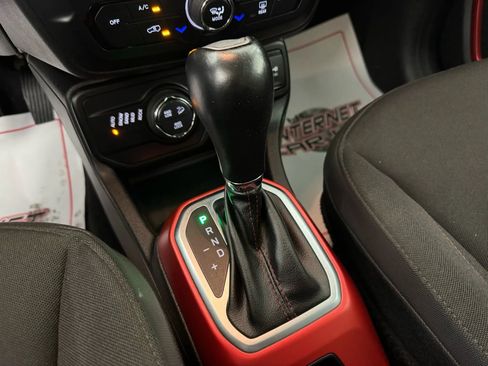 Used 2018 Jeep Renegade Trailhawk w/ Cold Weather Group II image 22