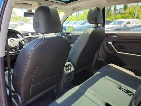 Used 2018 Volkswagen Tiguan SE FWD image 11