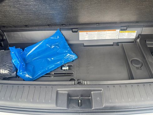 Used 2024 Toyota Highlander XLE image 18