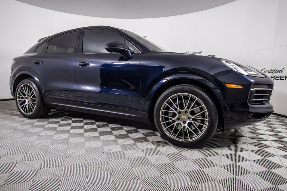 Used 2023 Porsche Cayenne Coupe AWD/4WD image 2