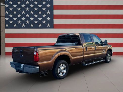 Used 2011 Ford F250 XLT w/ XLT Premium Pkg image 5