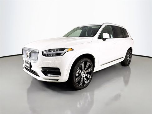Certified 2025 Volvo XC90 B6 Plus w/ Protection Package Premier image 3