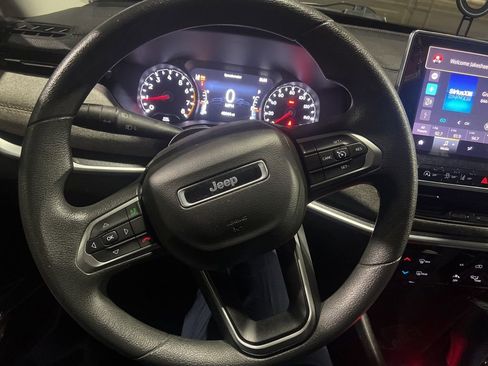 Used 2022 Jeep Compass Sport image 7