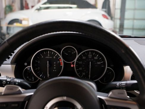 Used 2009 MAZDA MX-5 Miata Grand Touring w/ Premium Pkg image 32