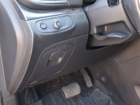 Used 2020 Buick Encore Preferred FWD image 19