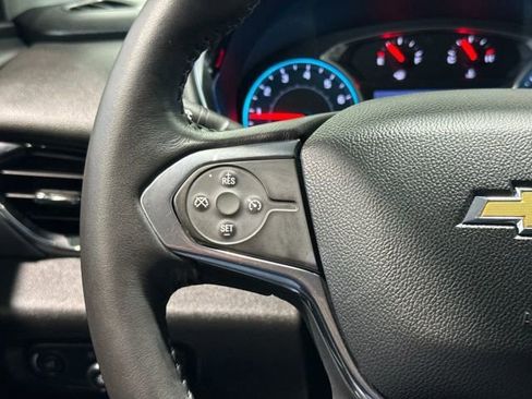 Used 2020 Chevrolet Traverse LT image 16