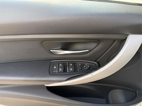 Used 2018 BMW 320i Sedan image 22