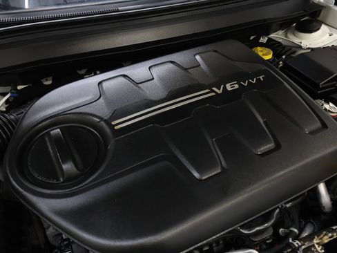 Used 2019 Jeep Cherokee Limited AWD/4WD image 29