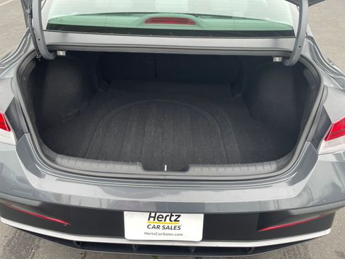 Used 2025 Hyundai Elantra SEL image 25