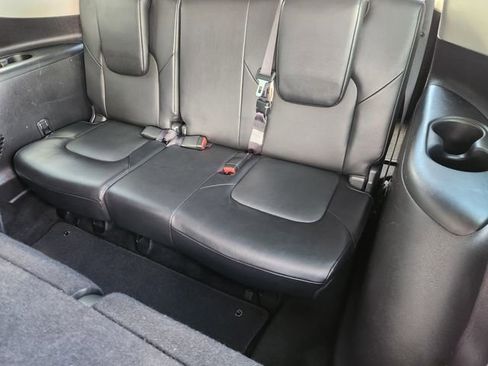 Used 2022 Nissan Armada SV image 25