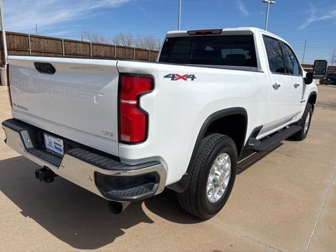Used 2025 Chevrolet Silverado 2500 LTZ w/ LTZ Convenience Package AWD/4WD image 3