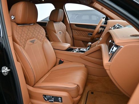 Certified 2022 Bentley Bentayga image 34