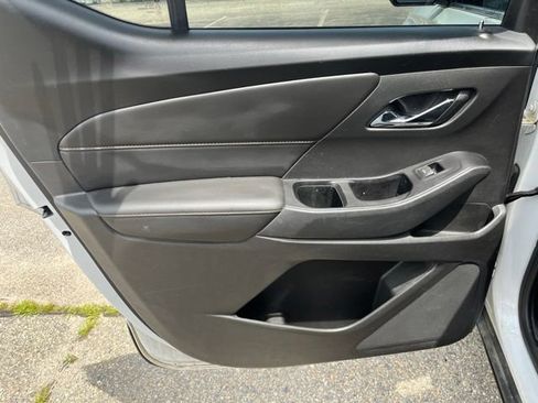 Used 2018 Chevrolet Traverse LT AWD/4WD image 16