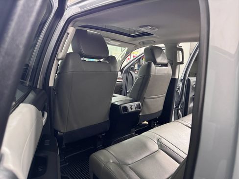 Used 2018 Toyota Tundra Limited w/ Limited Premium Package AWD/4WD image 17