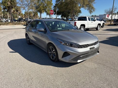 Used 2024 Kia Forte LXS image 7