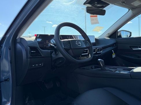 New 2026 Nissan Sentra SR w/ SR Premium Package FWD image 10