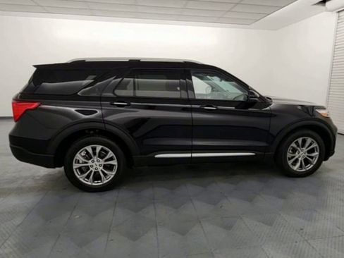 Used 2022 Ford Explorer Limited w/ Equipment Group 301A image 9