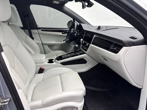 Certified 2024 Porsche Macan Turbo AWD/4WD image 22