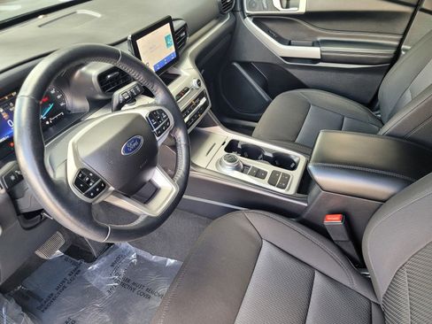 Used 2022 Ford Explorer XLT image 19