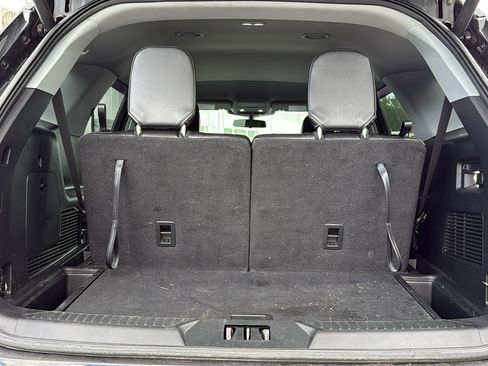 Used 2021 Ford Explorer XLT w/ Equipment Group 202A AWD/4WD image 30