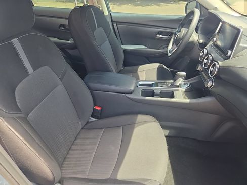 Used 2025 Nissan Sentra SV FWD image 10