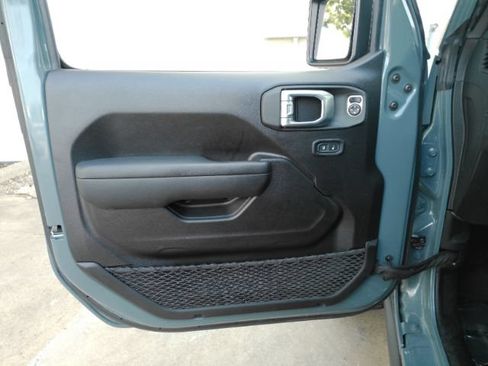 Used 2026 Jeep Wrangler Unlimited Rubicon AWD/4WD image 11