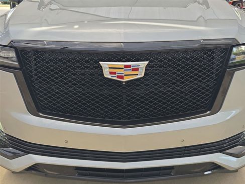Used 2024 Cadillac Escalade Sport w/ Touring Package AWD/4WD image 6