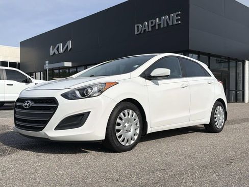 Used 2016 Hyundai Elantra GT FWD image 6