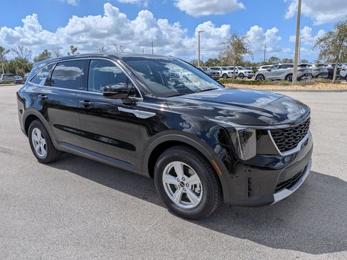 New 2026 Kia Sorento LX FWD image 2