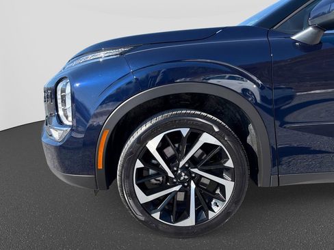 Used 2024 Mitsubishi Outlander SE image 14