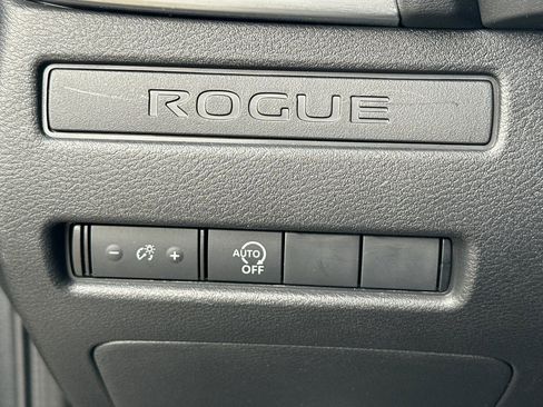 Certified 2025 Nissan Rogue S image 31