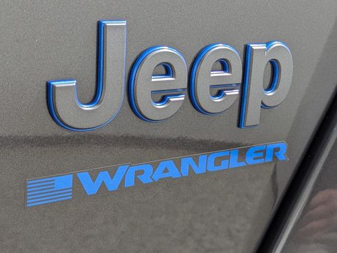 Used 2025 Jeep Wrangler Sahara AWD/4WD image 50