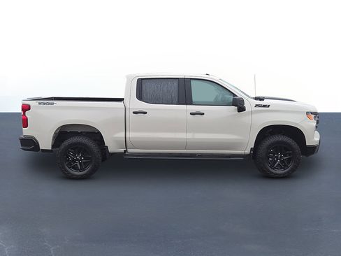 New 2026 Chevrolet Silverado 1500 Custom Trail Boss w/ Dark Appearance Package image 4