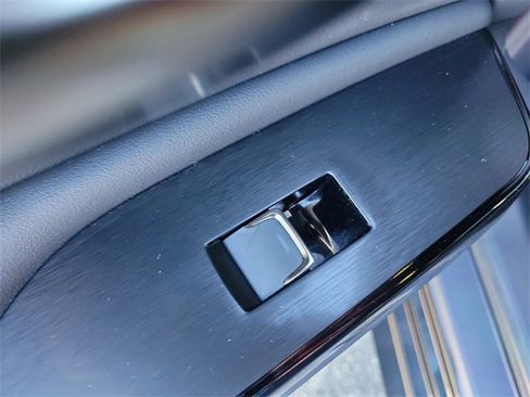 Used 2024 Lexus ES 300h F Sport image 14