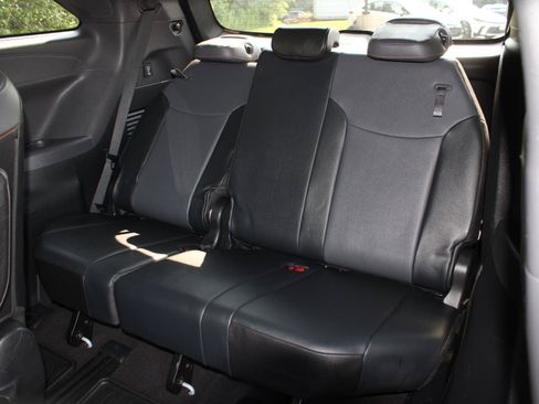 Used 2022 Toyota Sienna XSE w/ XSE Plus Package AWD/4WD image 20