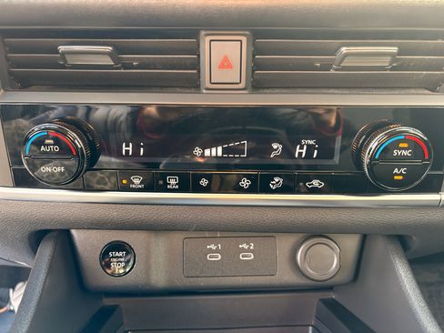 Used 2024 Nissan Rogue SV image 15