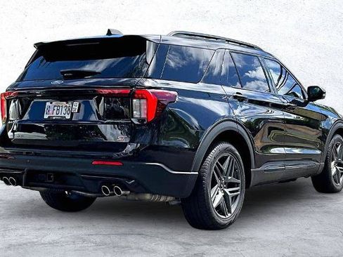 Certified 2025 Ford Explorer ST AWD/4WD image 2