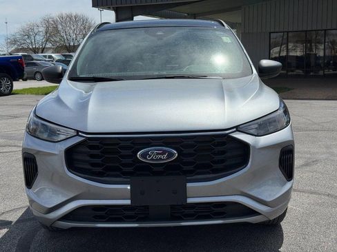 Used 2023 Ford Escape ST-Line w/ Tech Pack #1 AWD/4WD image 9