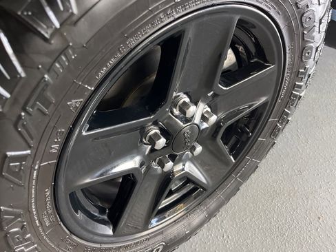 Used 2021 Jeep Gladiator Sport image 11