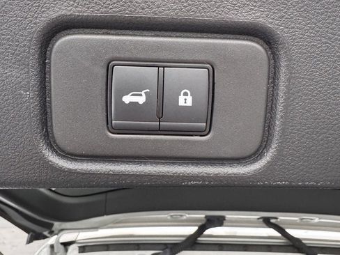 Used 2024 Nissan Pathfinder Platinum w/ Cargo Package image 18