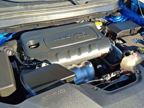 Used 2023 Jeep Cherokee Altitude Lux image 28