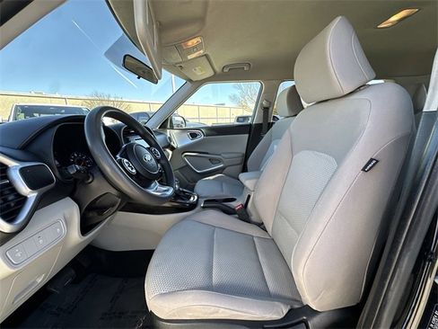 Used 2021 Kia Soul LX image 24