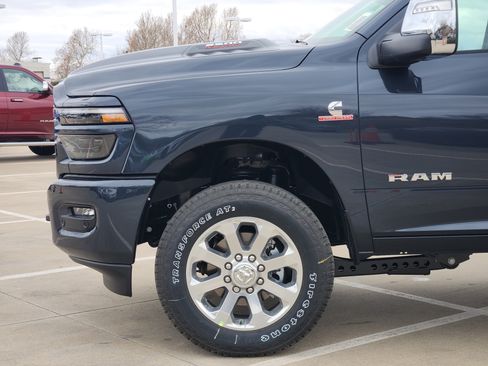 New 2026 RAM 2500 Laramie w/ Sport Appearance Package AWD/4WD image 5