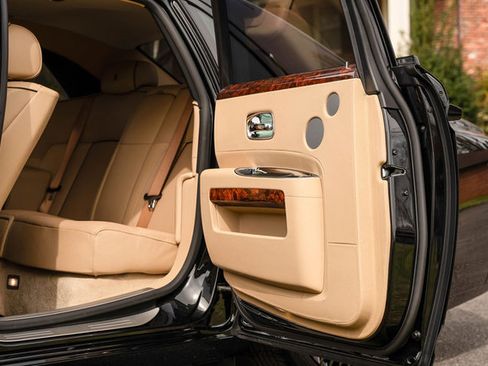 Used 2014 Rolls-Royce Ghost image 34