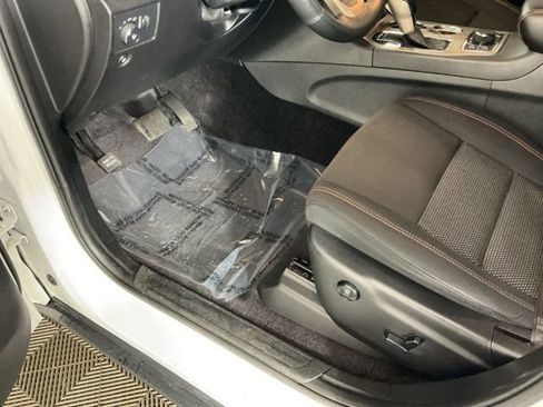 Used 2017 Jeep Grand Cherokee Laredo image 15